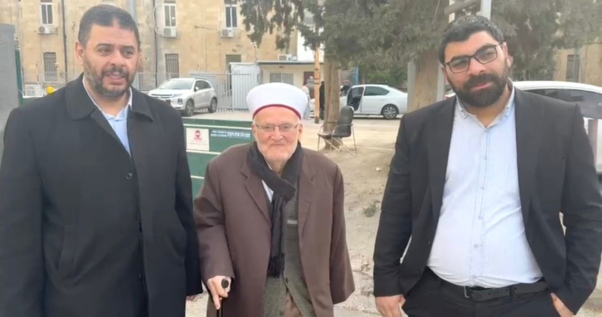 الإفراج عن خطيب الأقصى الشيخ عكرمة صبري بعد التحقيق معه في "المسكوبية"